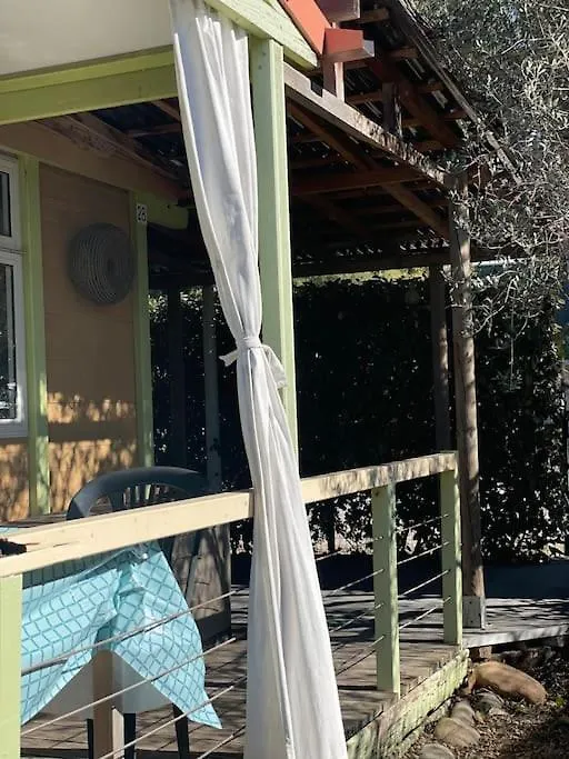 Campingplatz Chalet A Deux Pas De La Plage Martigues Frankreich
