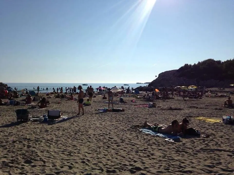 Campingplatz Chalet A Deux Pas De La Plage Martigues Frankreich